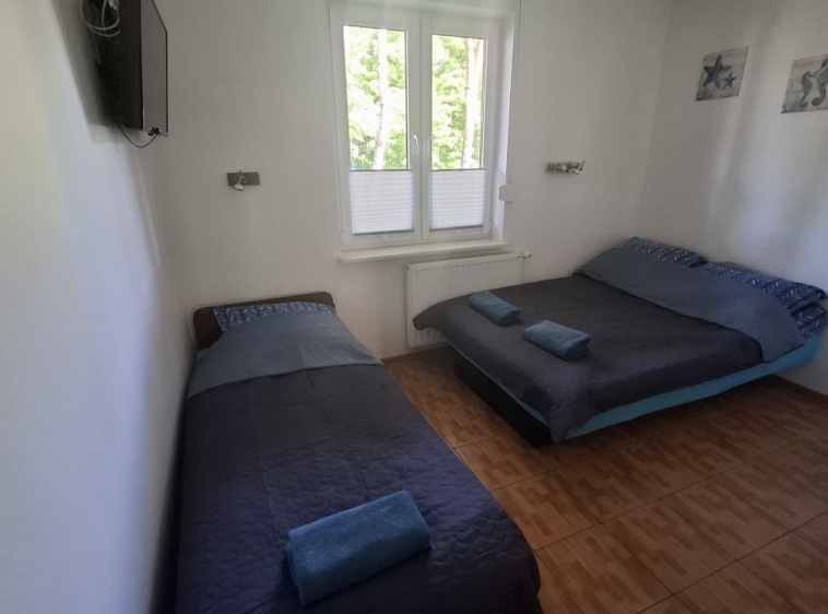Dom na wzgórzu pokój trzyosobowy nr 1